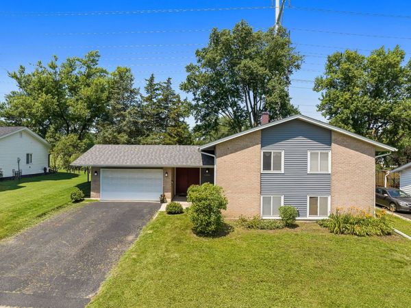 6308 Macarthur Drive , Woodridge, IL 60517