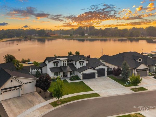 10421 W Otter Rock Dr, Star, ID 83669