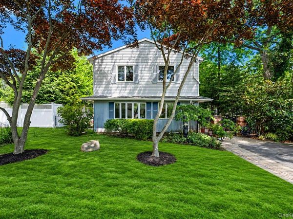 45 Reeves Road , Center Moriches, NY 11934