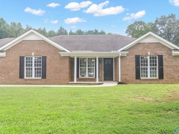 105 Short Track Drive, New Market, AL 35761