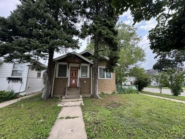 5500 W WARWICK Avenue , Chicago, IL 60641