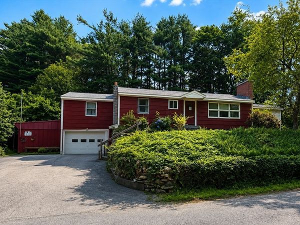 15 Nw Main St, Douglas, MA 01516
