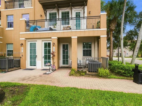 1075 SW 147 Ave, Unit 5601, Pembroke Pines, FL 33027