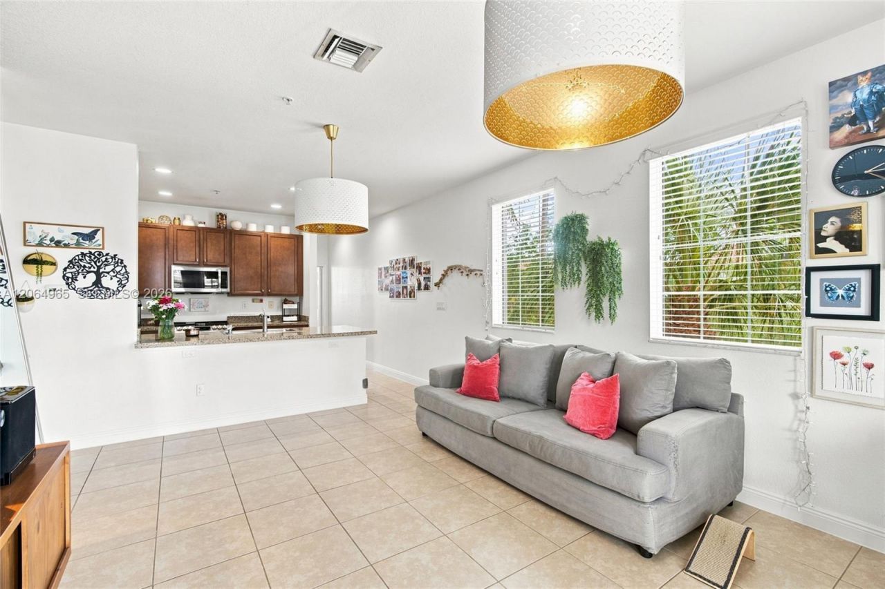 1075 SW 147 Ave , Unit 5601, Pembroke Pines, FL 33027 Photo