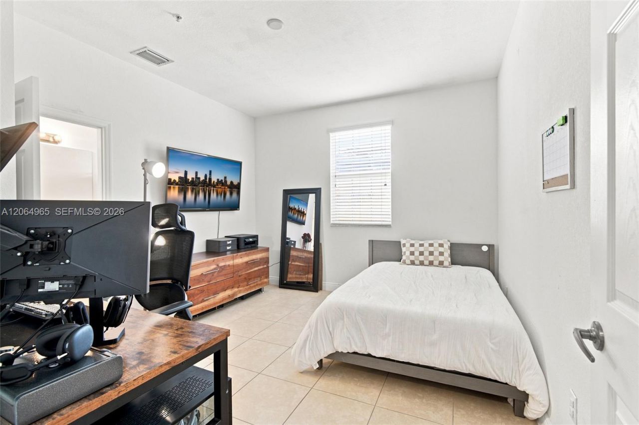 1075 SW 147 Ave , Unit 5601, Pembroke Pines, FL 33027 Photo