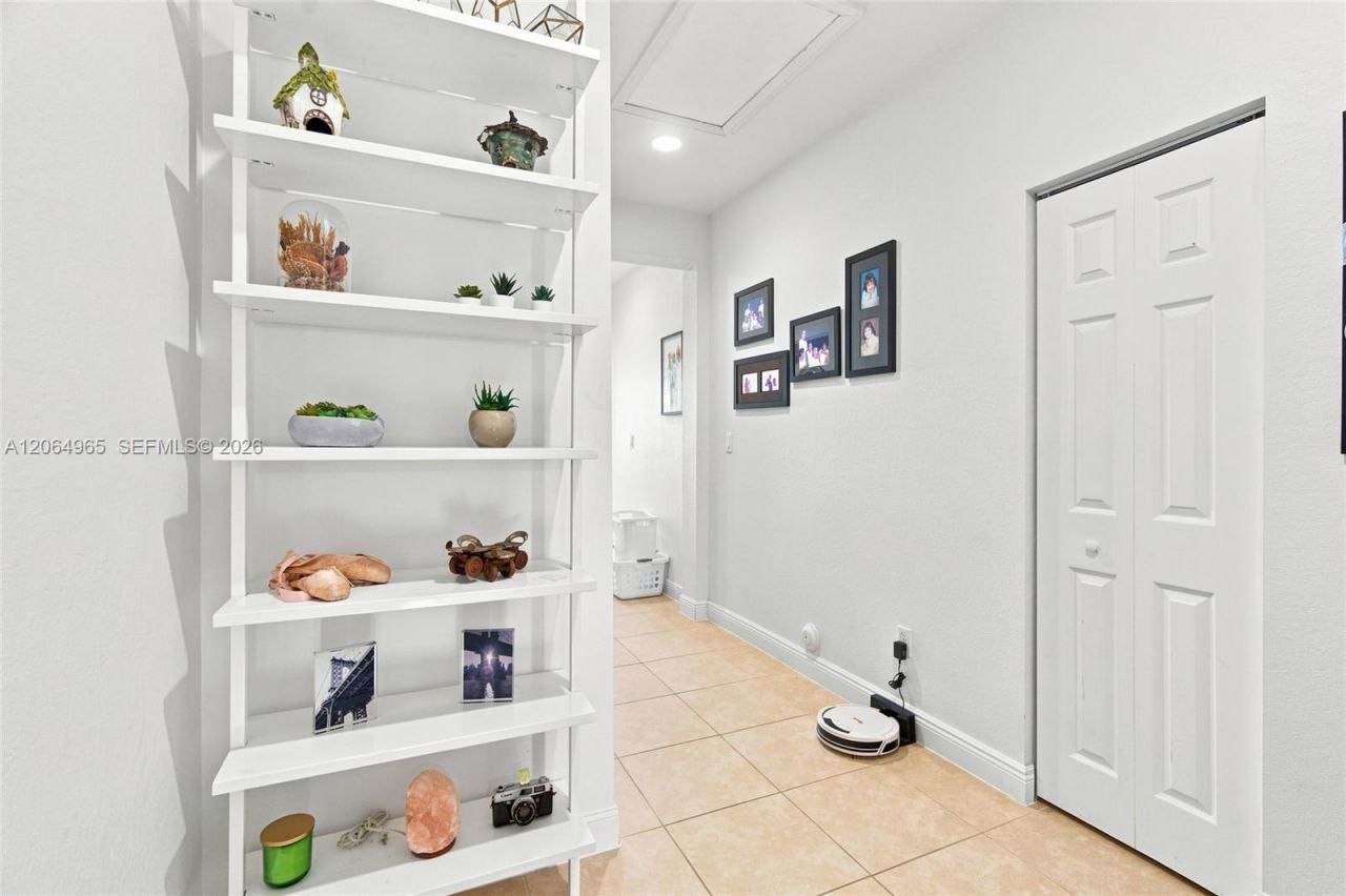 1075 SW 147 Ave , Unit 5601, Pembroke Pines, FL 33027 Photo