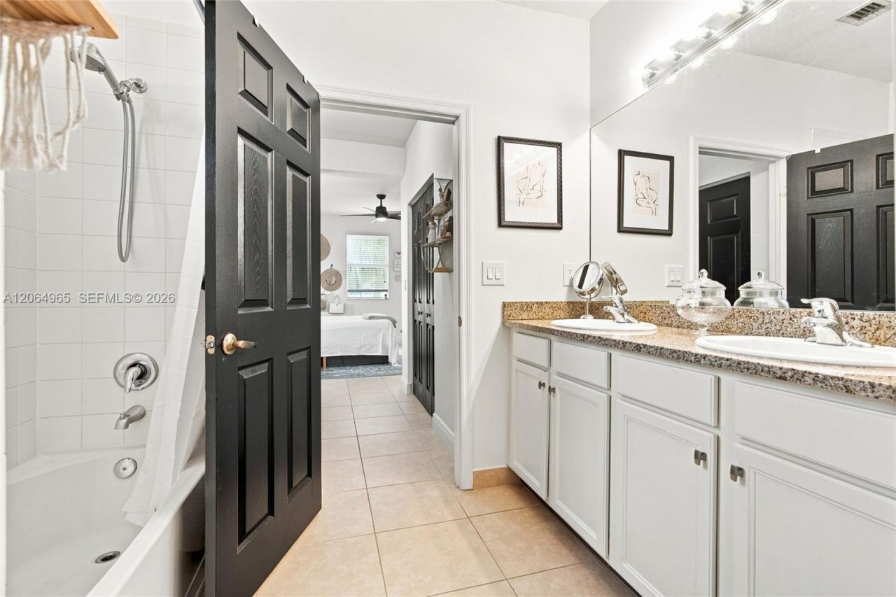 1075 SW 147 Ave , Unit 5601, Pembroke Pines, FL 33027 Photo