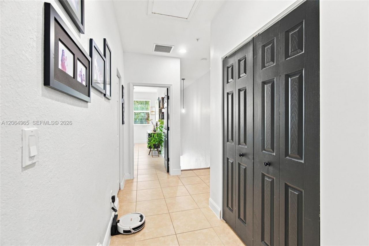 1075 SW 147 Ave , Unit 5601, Pembroke Pines, FL 33027 Photo