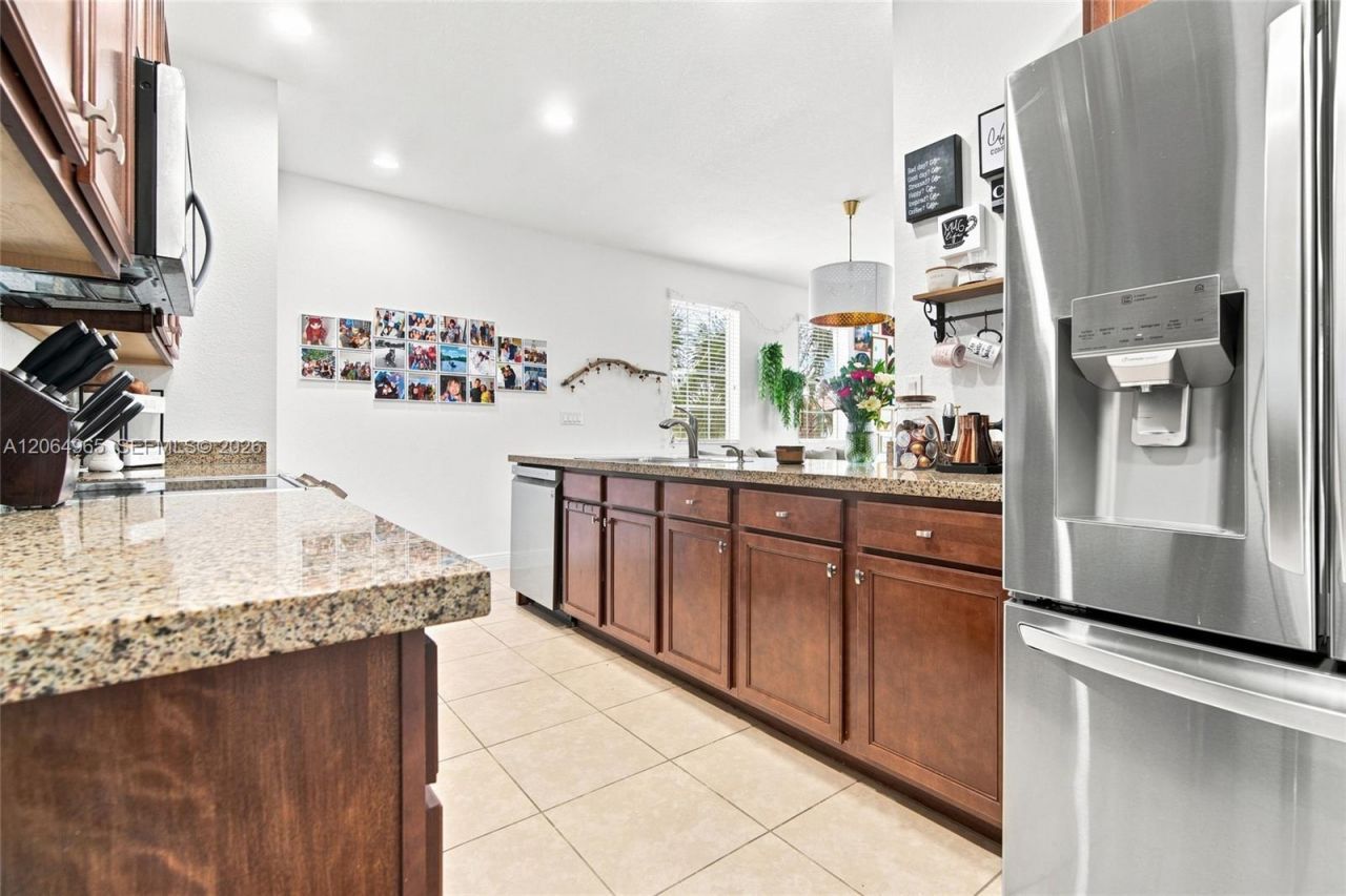 1075 SW 147 Ave , Unit 5601, Pembroke Pines, FL 33027 Photo