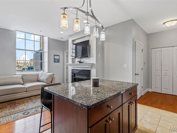 1515 Lafayette Ave , St Louis, MO 63104