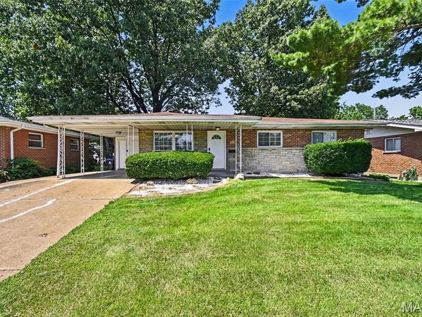 365 Naomi Avenue , Florissant, MO 63031