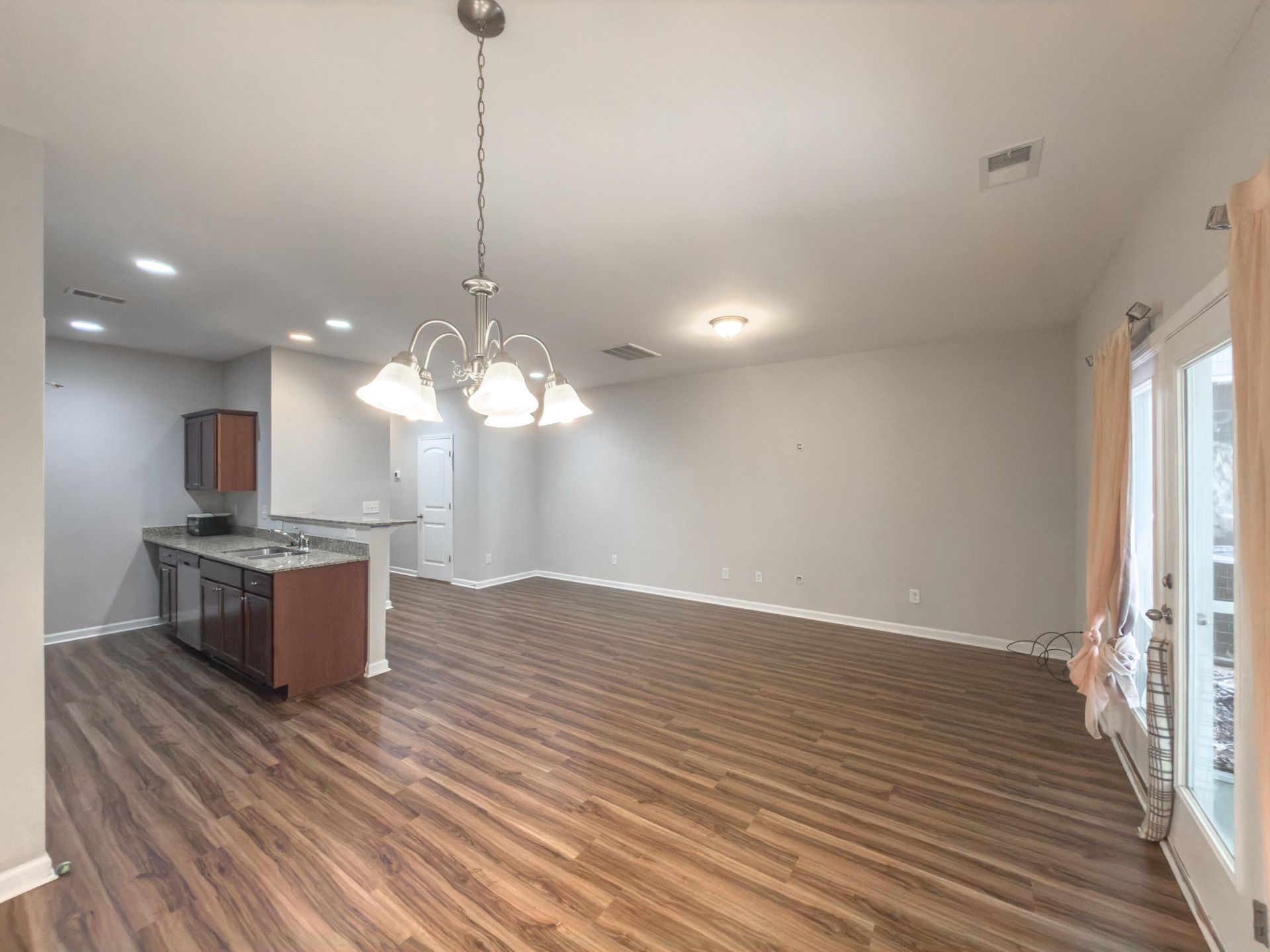 150 Buchanan Circle Photo 4