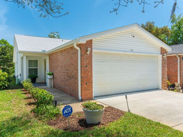 108 Andalusia Road, Mary Esther, FL 32569