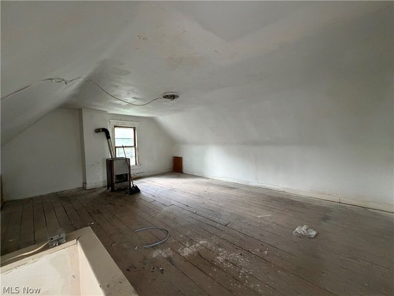 10708 Grantwood Avenue, Cleveland, OH 44108 Photo 13
