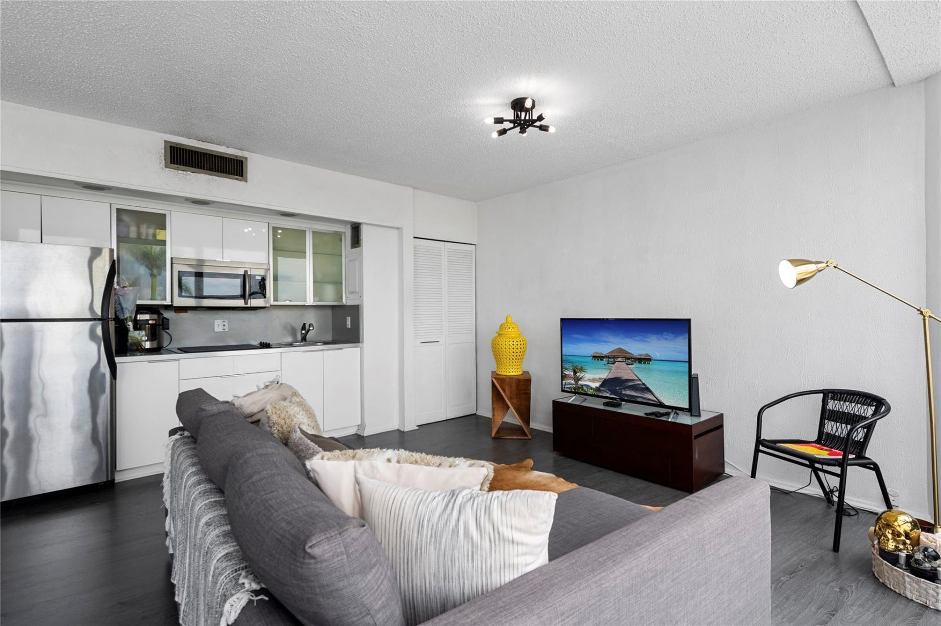 900 Bay Drive, Unit 303, Miami Beach, FL 33141 Photo