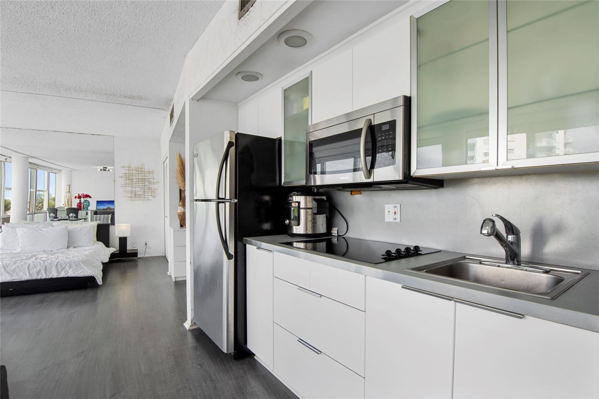 900 Bay Drive, Unit 303, Miami Beach, FL 33141 Photo