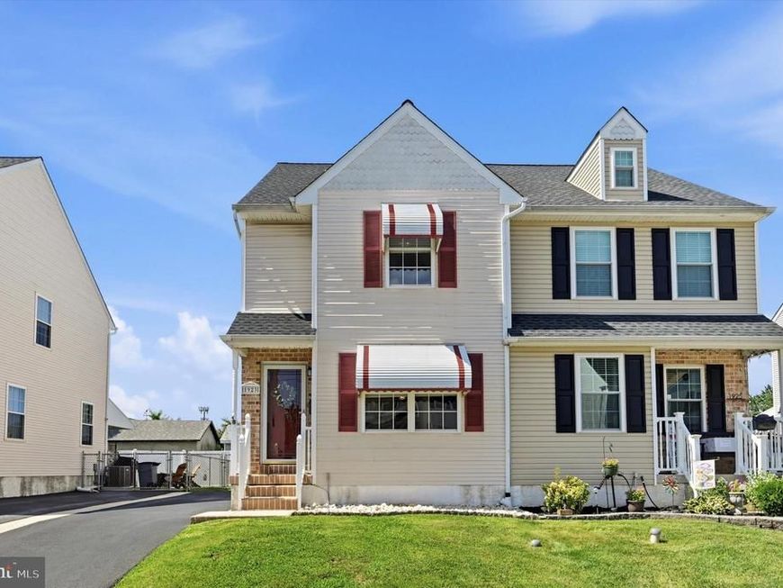 1923 Oak Leaf Lane, Holmes, PA 19043 Main Photo