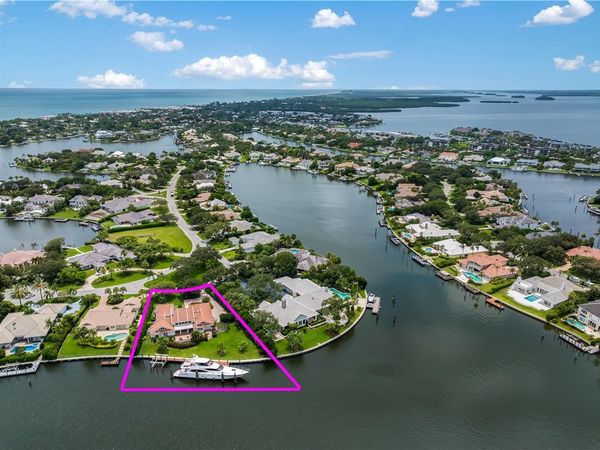 204 Spinnaker Drive, Vero Beach, FL 32963