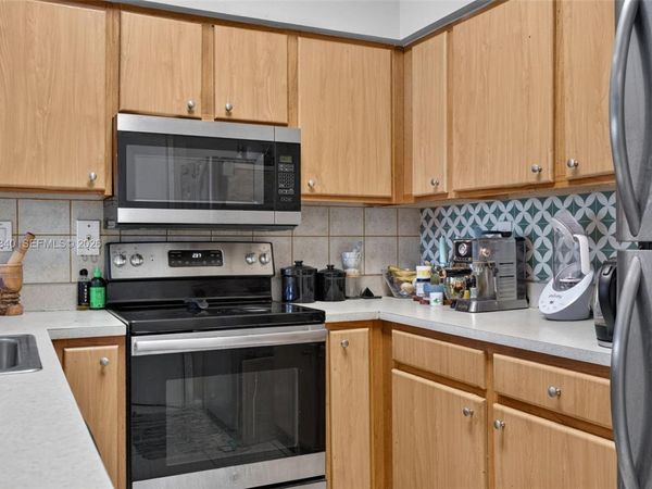 2445 SW 18th Ter, Unit 807, Fort Lauderdale, FL 33315