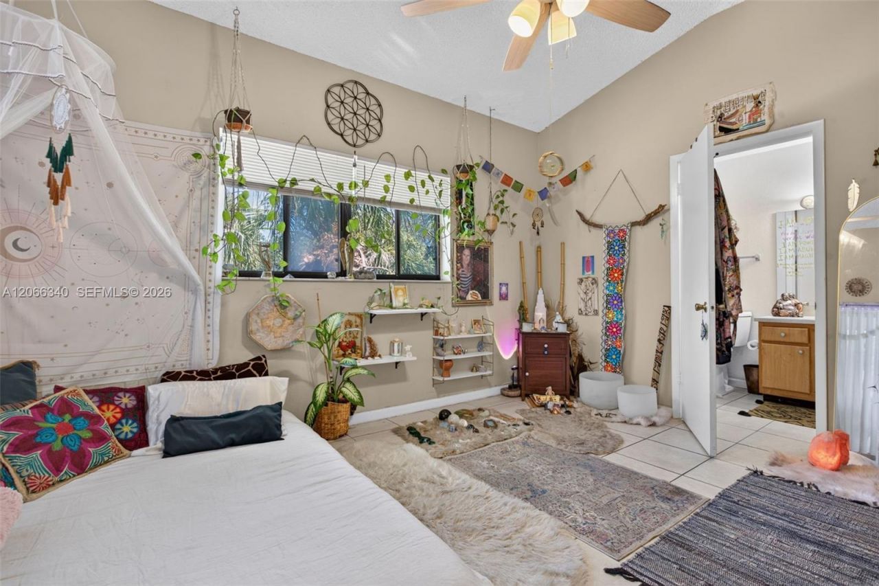 2445 SW 18th Ter, Unit 807, Fort Lauderdale, FL 33315 Photo