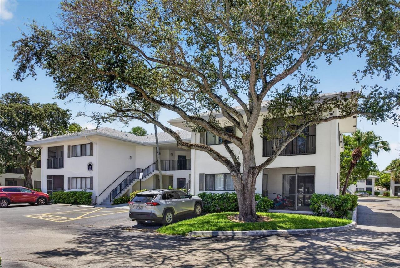 2445 SW 18th Ter, Unit 807, Fort Lauderdale, FL 33315 Photo