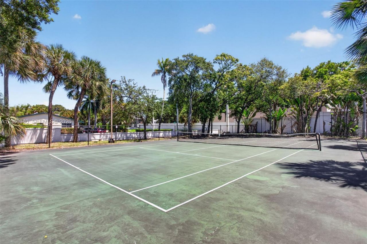 2445 SW 18th Ter, Unit 807, Fort Lauderdale, FL 33315 Photo
