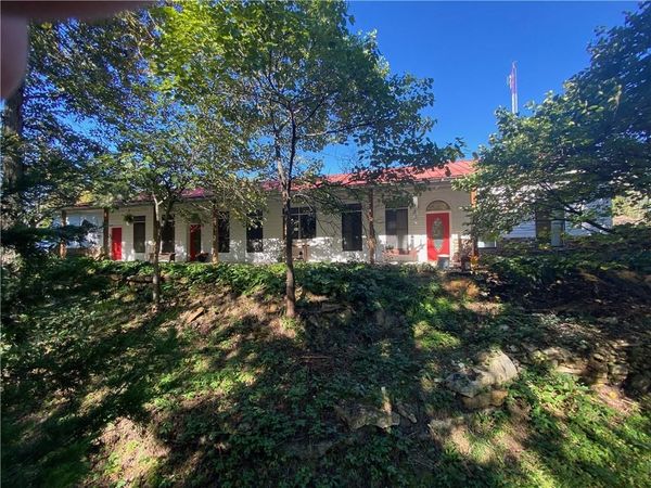 321 NW 1071st Road, Centerview, MO 64093