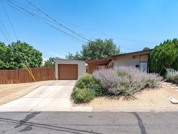 11304 Green Mountain Street, Reno, NV 89506