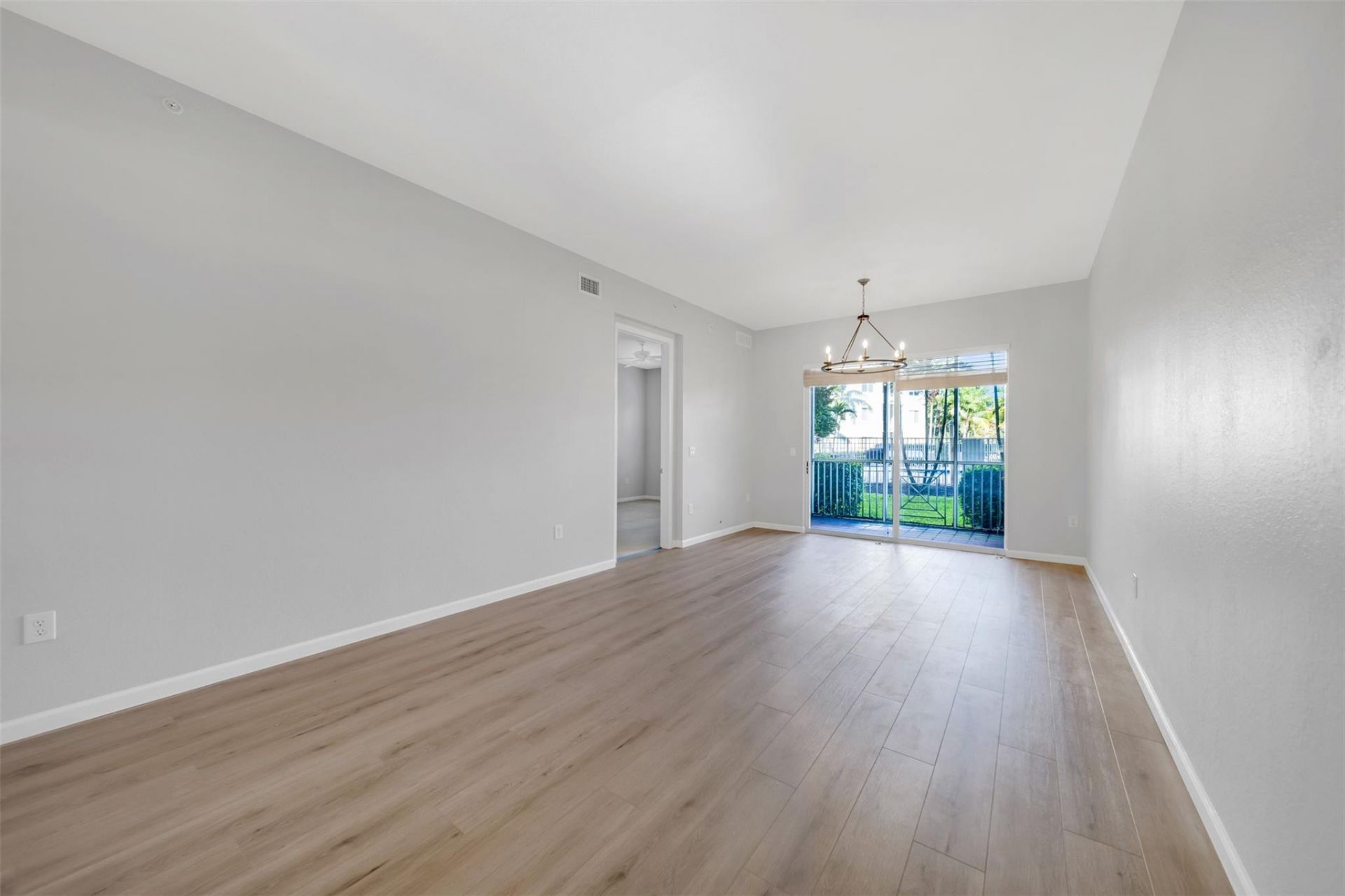 3500 Oaks Clubhouse Drive, Unit 102, Pompano Beach, FL 33069 Photo