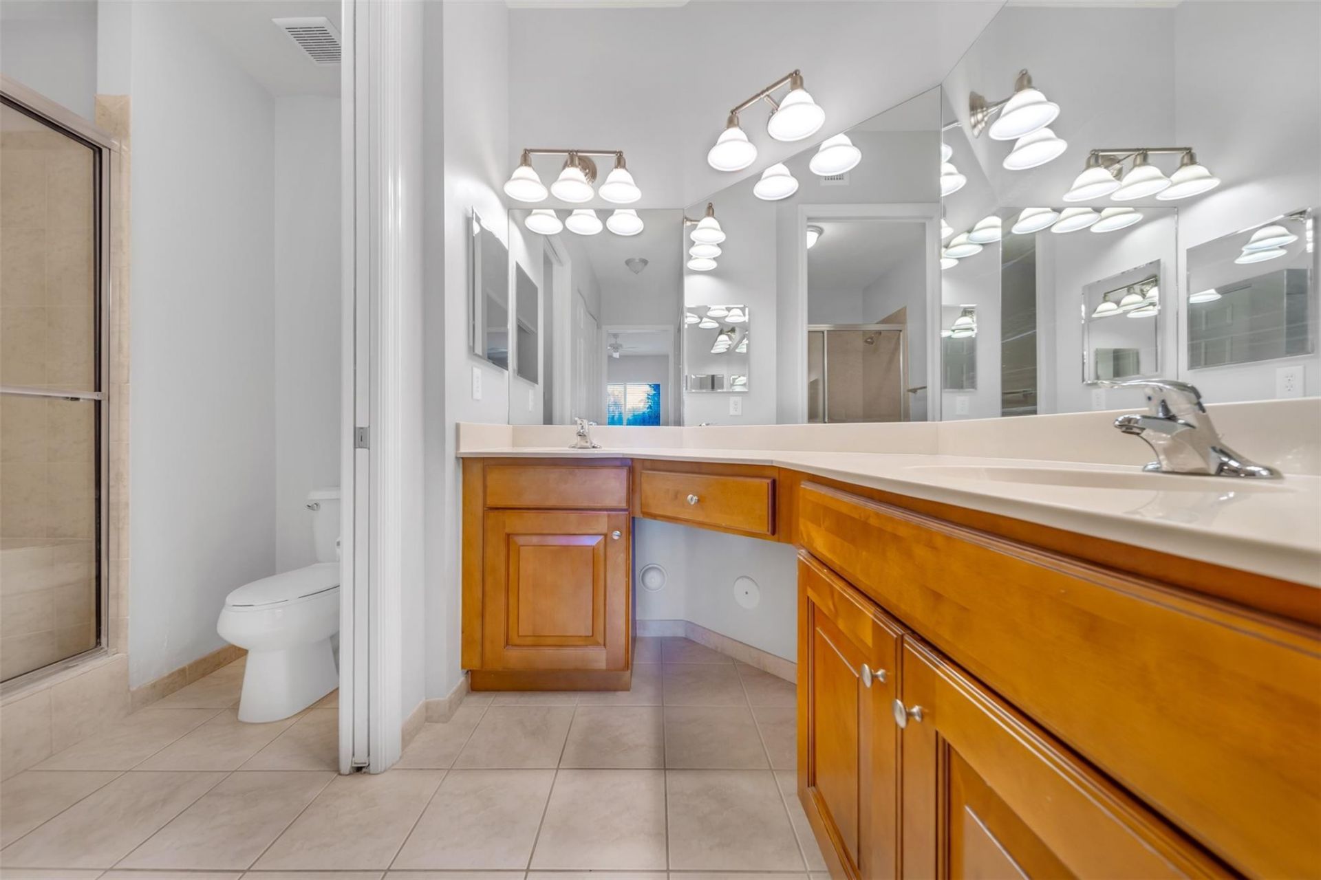 3500 Oaks Clubhouse Drive, Unit 102, Pompano Beach, FL 33069 Photo