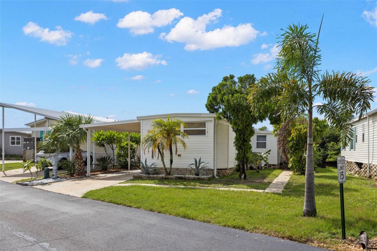 436 Mount Oak Avenue Ne, Unit 747, Saint Petersburg, FL 33702 Photo