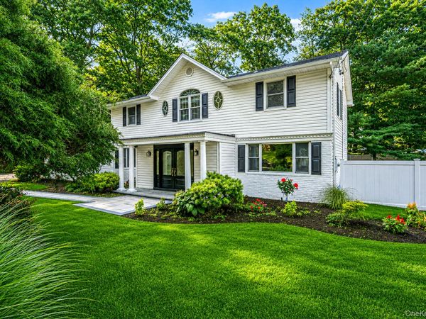 20 Arbor Lane , Dix Hills, NY 11746