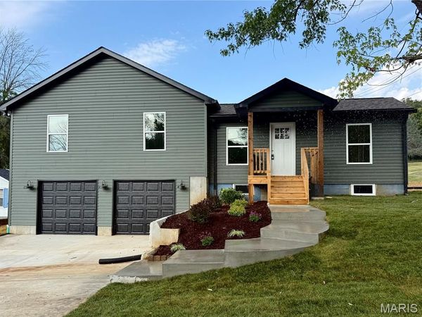 321 N 5th Street, Pacific, MO 63069