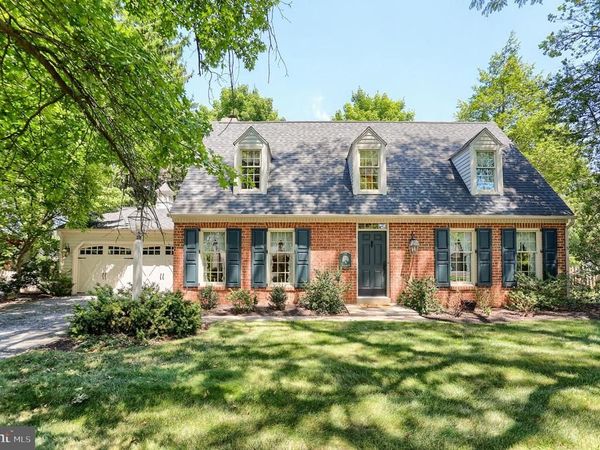 6105 WESTOVER DRIVE, MECHANICSBURG, PA 17050