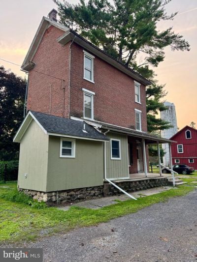 643 WAYSIDE WAY , RIEGELSVILLE, PA 18077
