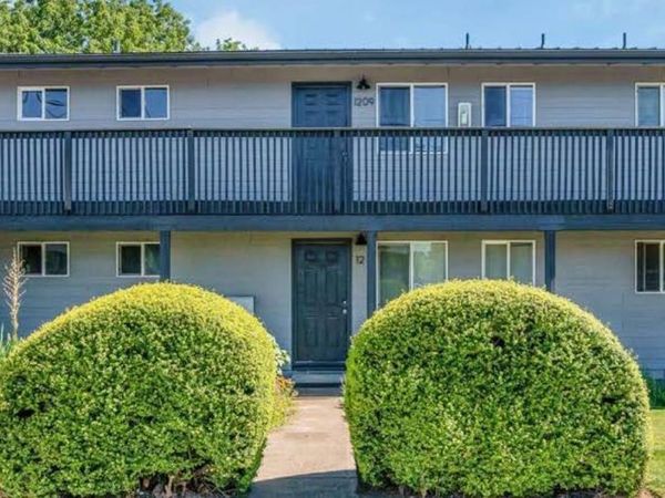 1207 D St NE, Salem, OR 97301