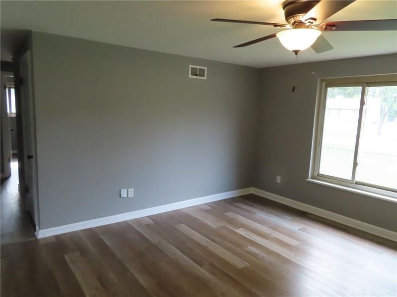 937 E Stroop Road, Kettering, OH 45429 Photo 6