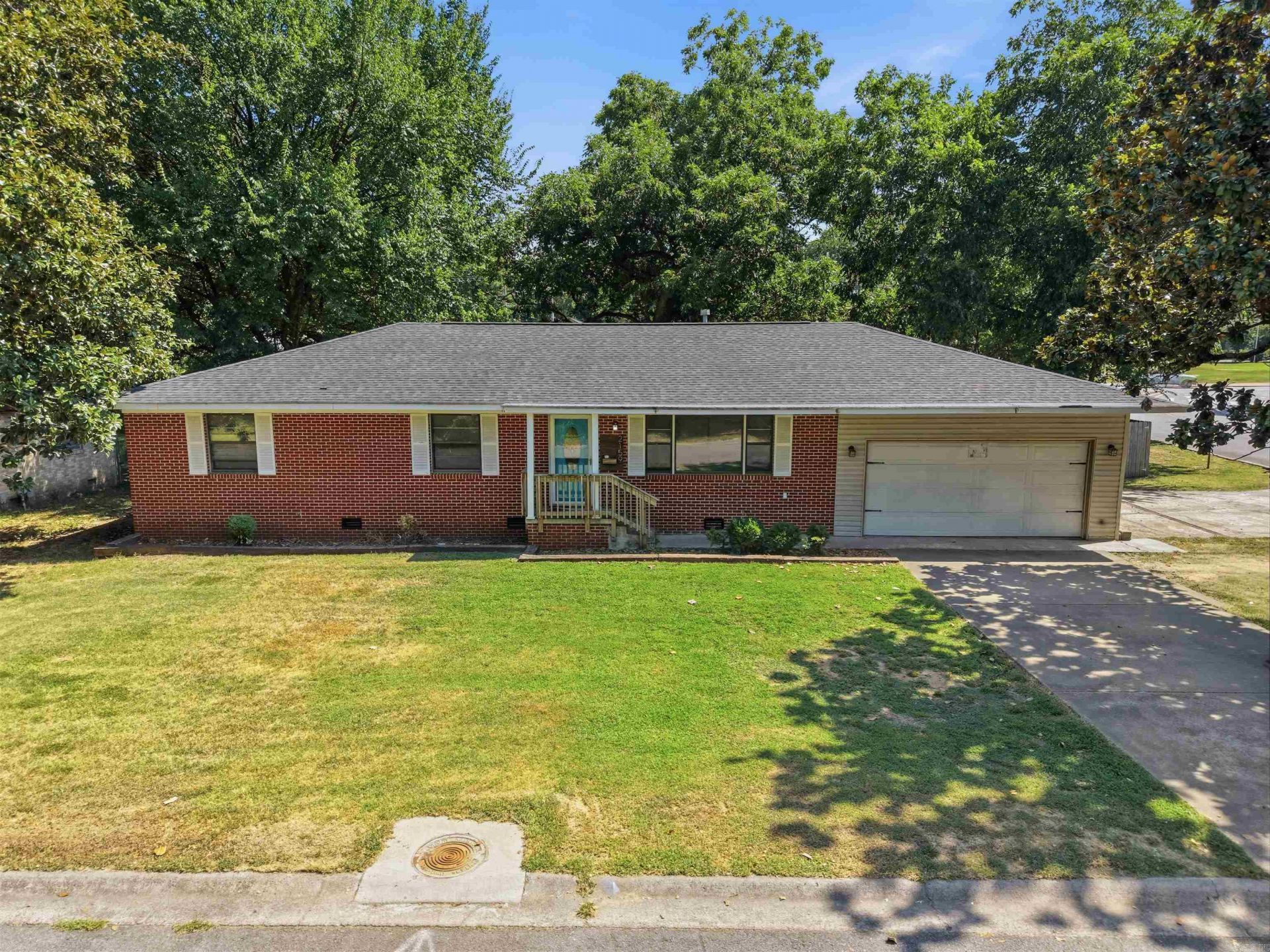 2159 Hickory Street Conway, AR 72034