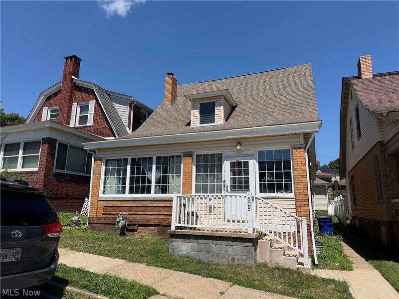 605 Mckinnon Avenue, East Liverpool, OH 43920 Photo 1