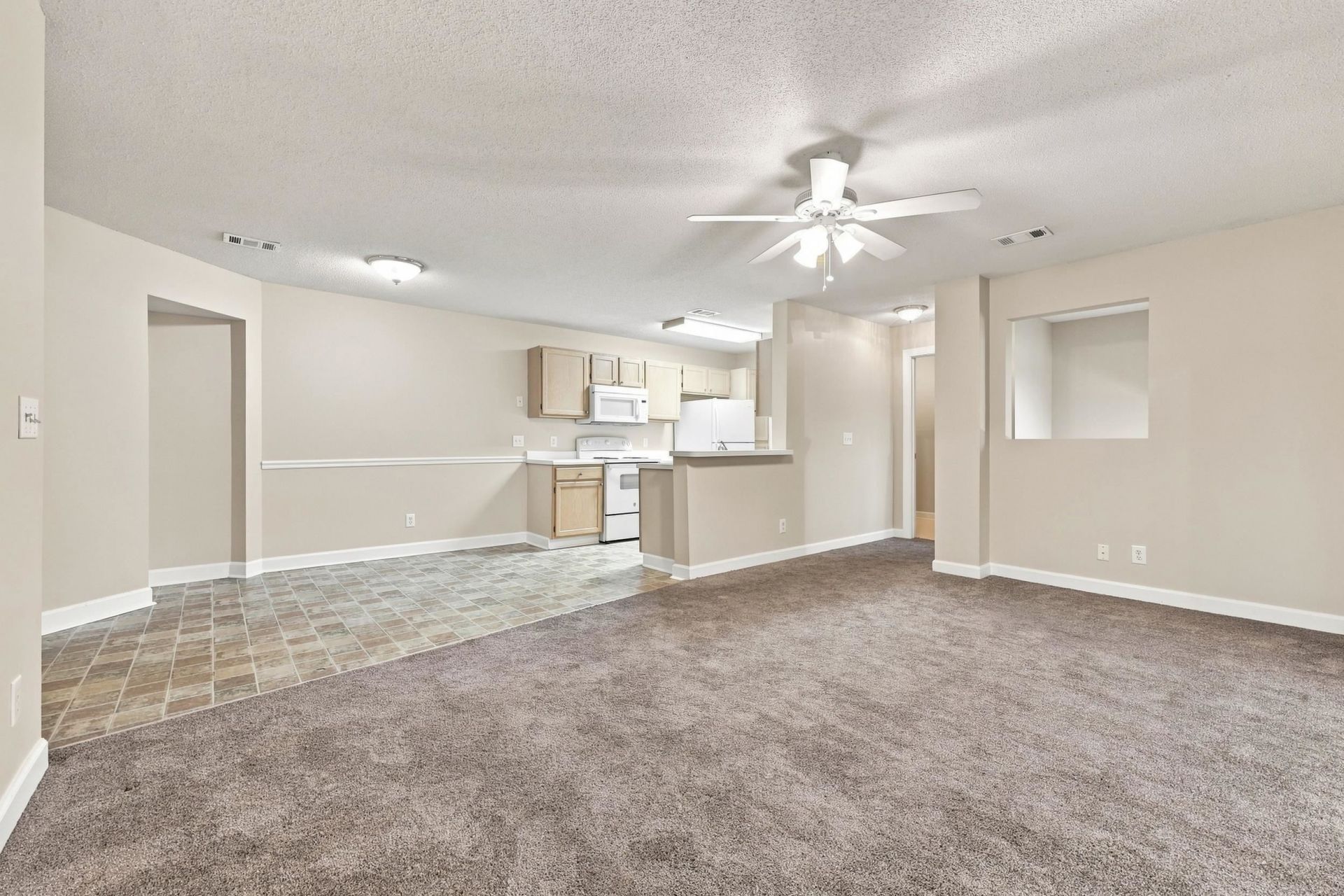 4375 Crepe Myrtle Ct. Photo 4
