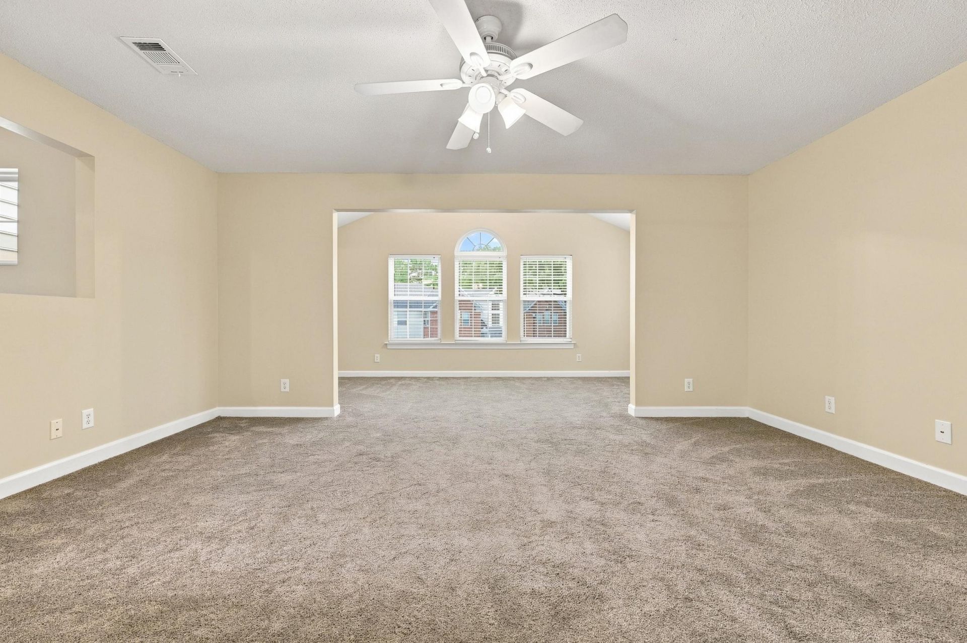 4375 Crepe Myrtle Ct. Photo 5
