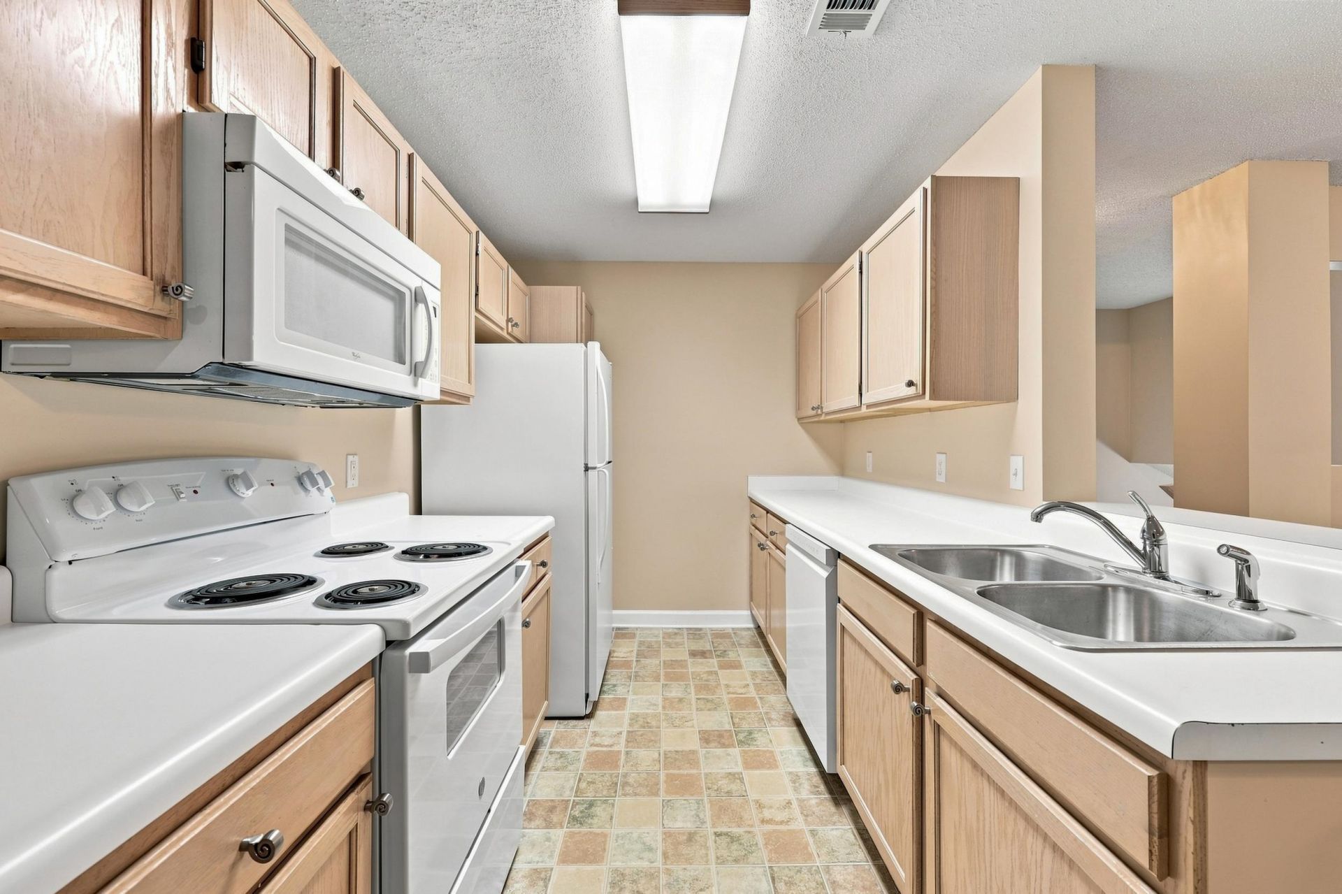 4375 Crepe Myrtle Ct. Photo 8