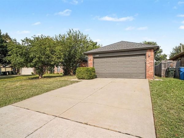 1208 San Fidel Lane, Edmond, OK 73003