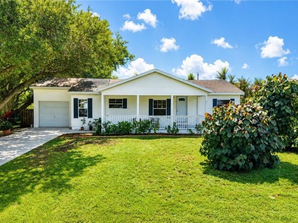 2356 17th Avenue SW, Vero Beach, FL 32962