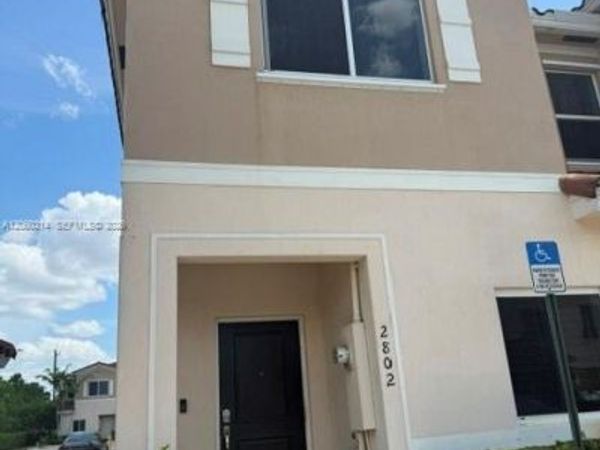 2802 NW 181st St , Miami Gardens, FL 33056