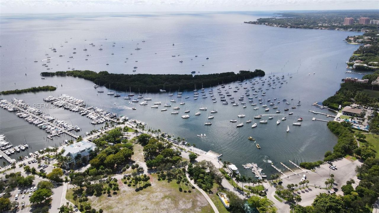 3400 SW 27th Ave, Unit 1607, Coconut Grove, FL 33133 Photo