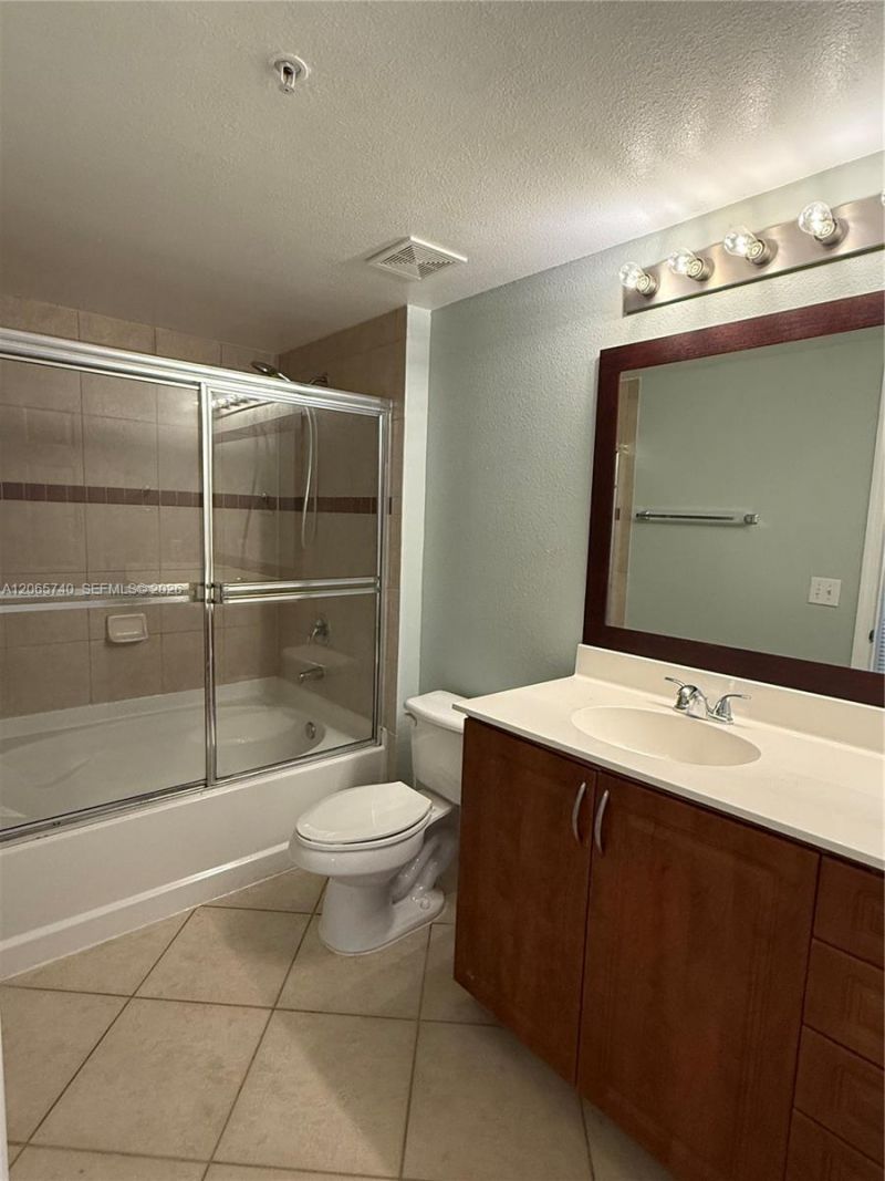 6482 Emerald Dunes Dr , Unit 303, West Palm Beach, FL 33411 Photo
