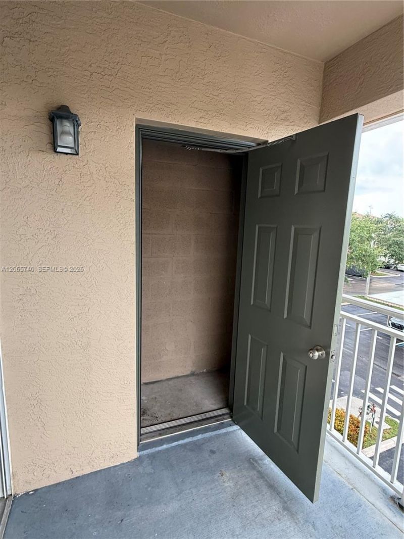 6482 Emerald Dunes Dr , Unit 303, West Palm Beach, FL 33411 Photo