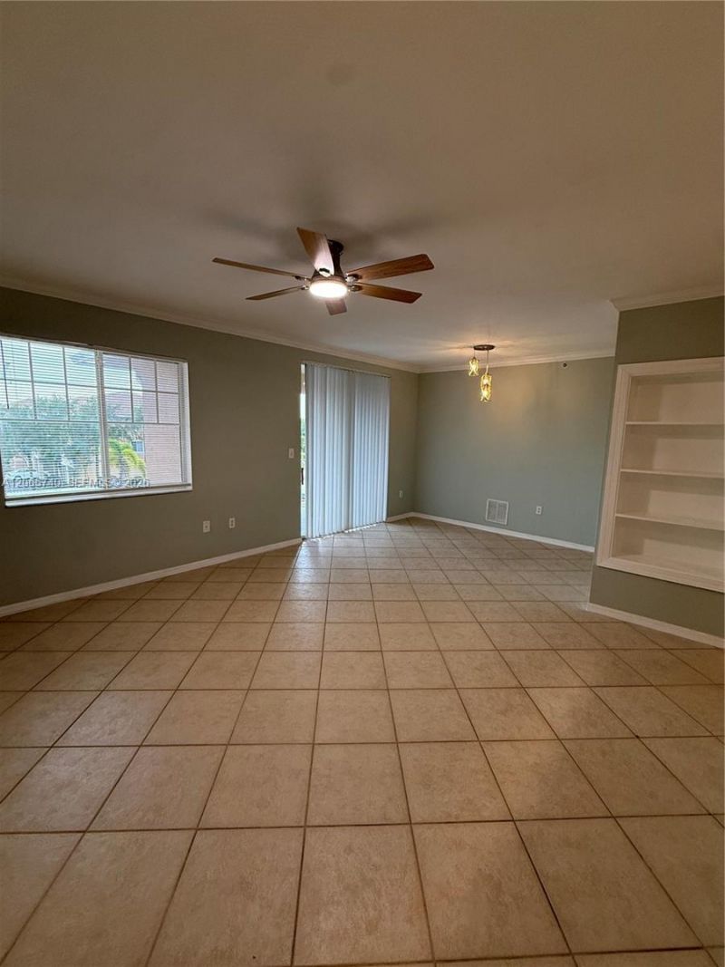 6482 Emerald Dunes Dr , Unit 303, West Palm Beach, FL 33411 Photo