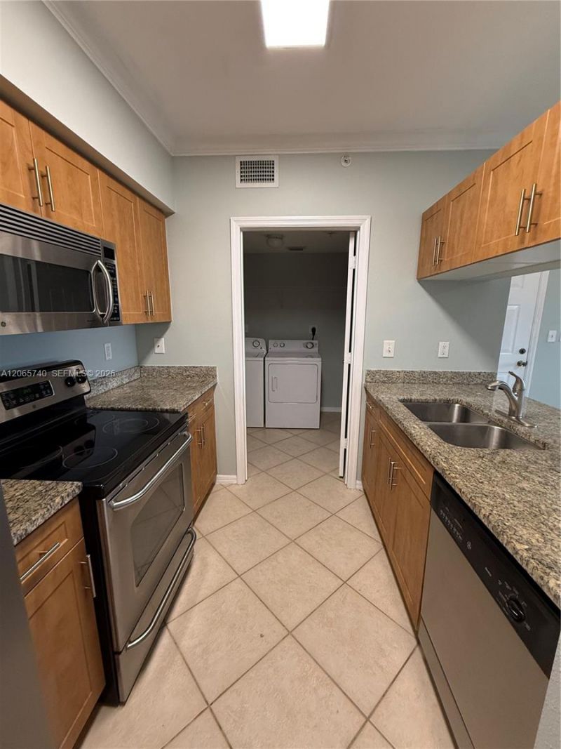 6482 Emerald Dunes Dr , Unit 303, West Palm Beach, FL 33411 Photo